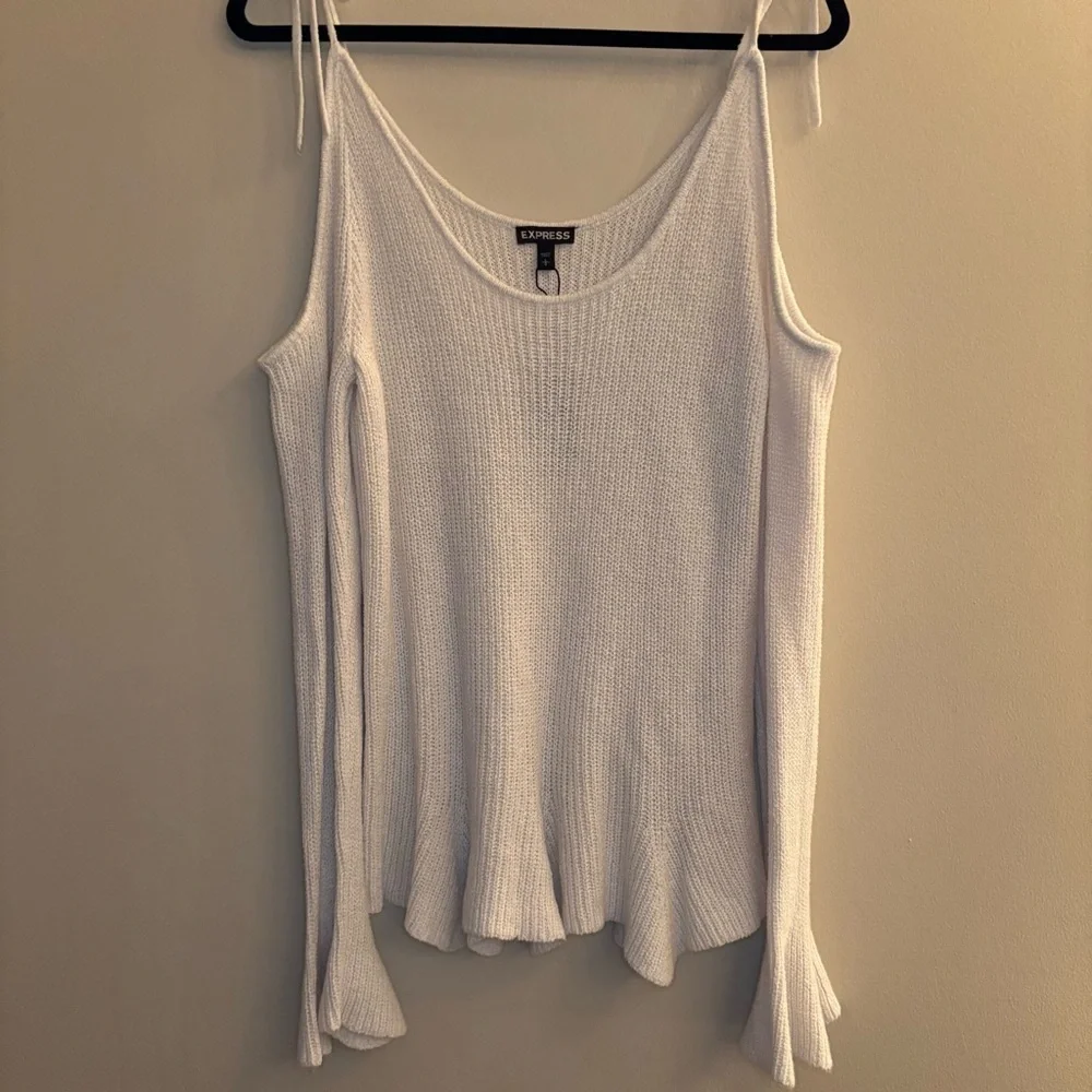NWT Express Women’s White Long-sleeve Sweater Size L